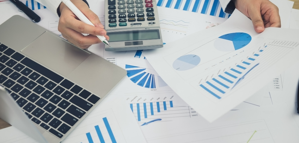 Challenges in Implementing Business Analytics for Decision Making