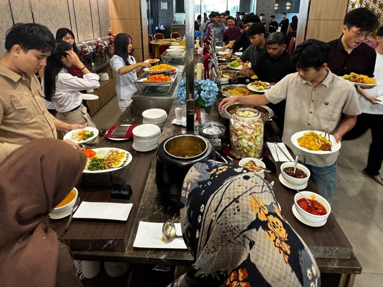 Lunch Buffet Time – 2