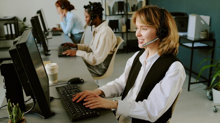 How to Choose the Right Customer Engagement Model